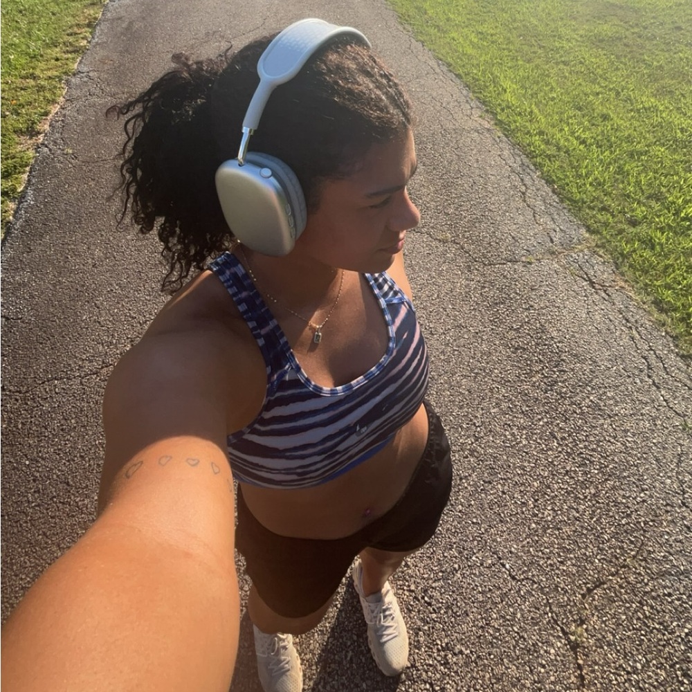 Meet your Posher, Lex